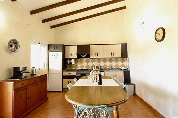 Hl 002 4 Bedroom Country House, *