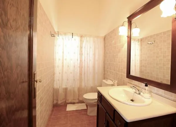 Hl 002 4 Bedroom Country House, 度假居 *